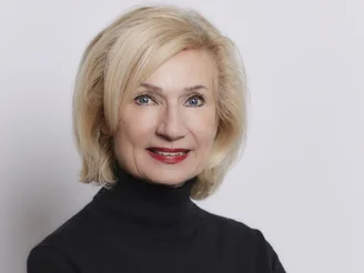 Julia Lehner