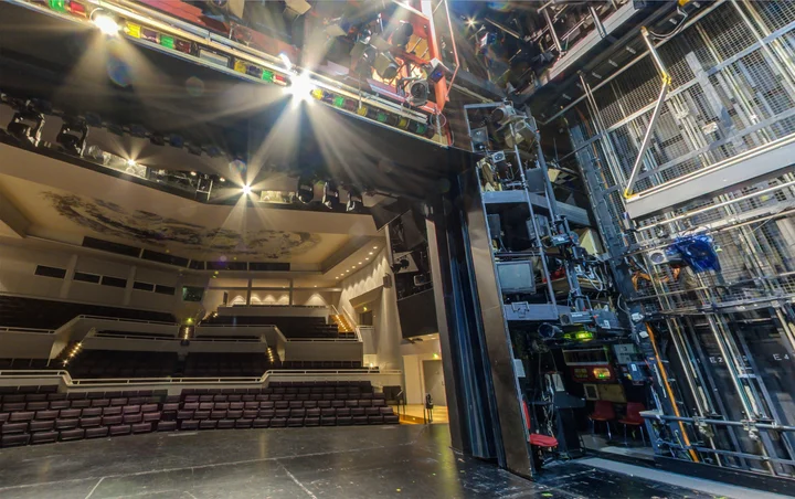 Theater Pforzheim, Bühne und Saal