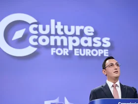 Glenn Micallef, EU-Kommissar für Generationengerechtigkeit, Jugend, Kultur und Sport bei der Pressekonferenz zum Culture Compass in Brüssel am 12. November 2025.