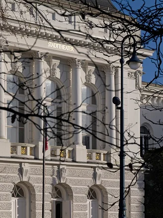 Schleswig-Holsteinisches Landestheater und Sinfonieorchester GmbH.