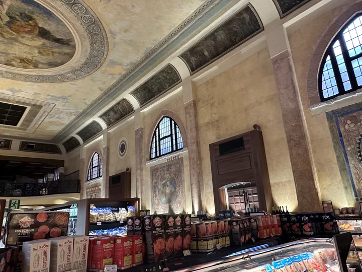 Ein Supermarkt in Venedig.
