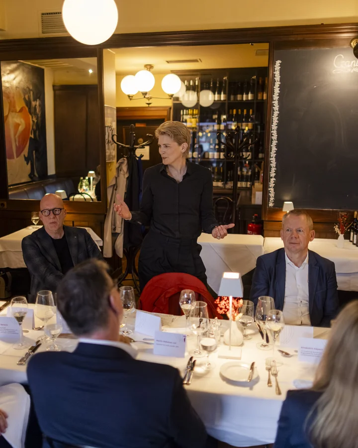 Treffen zwischen dem Präsidium des Bühnenvereins und Politiker:innen.
