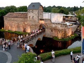 Außenansicht Bad Vilbel Burg