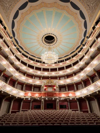 Theater-Regensburg - Bismarckplatz.
