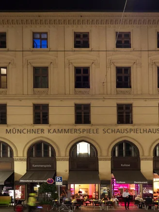 Münchner Kammerspiele bei Nacht